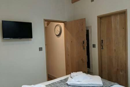 Skittles - Charming One Bedroom Apartment - Parking - Easy Access To Bath Box  Zewnętrze zdjęcie
