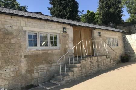 Skittles - Charming One Bedroom Apartment - Parking - Easy Access To Bath Box  Zewnętrze zdjęcie